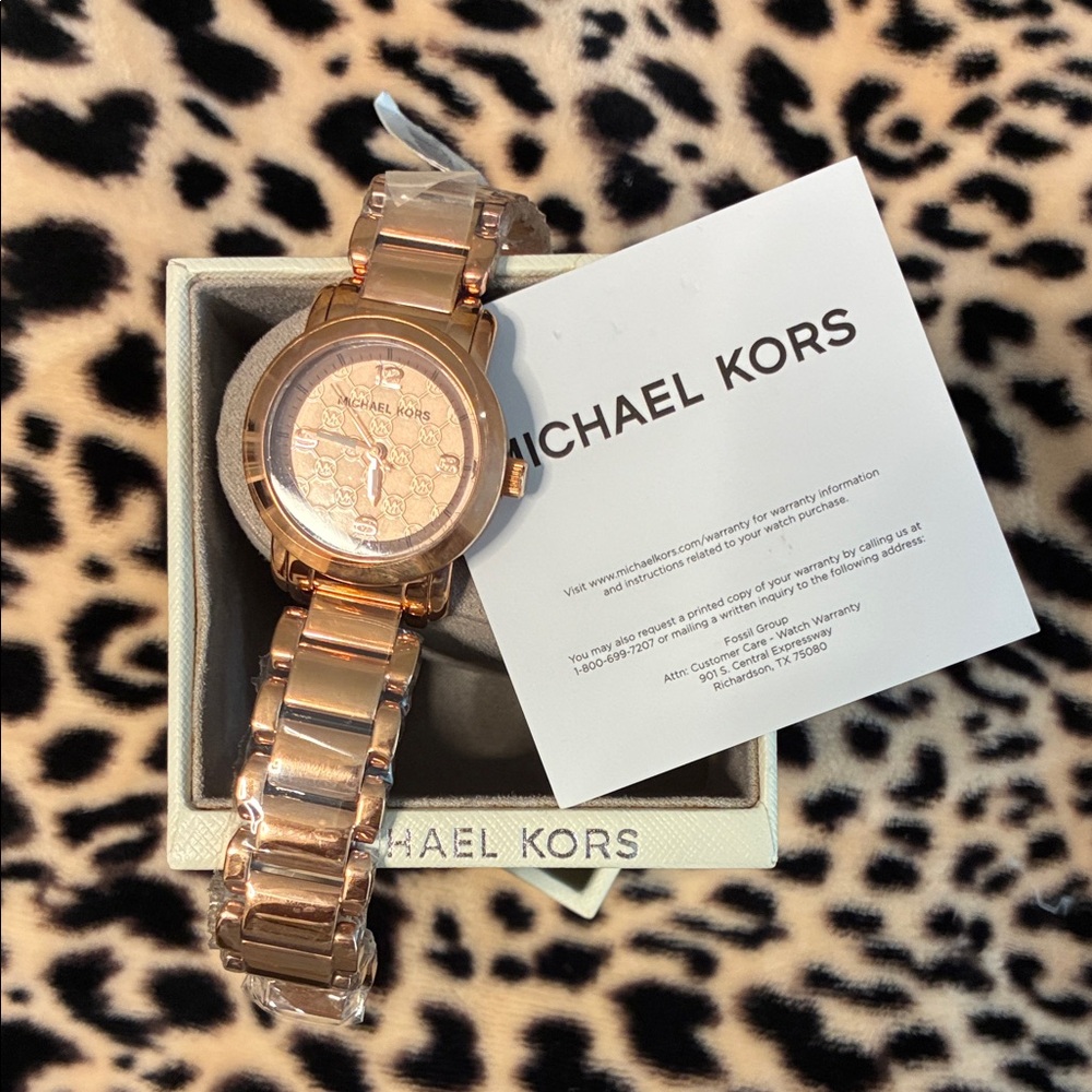 ✨ Michael Kors Rose Gold Women's Bracelet Watch with Patterned Dial ✨